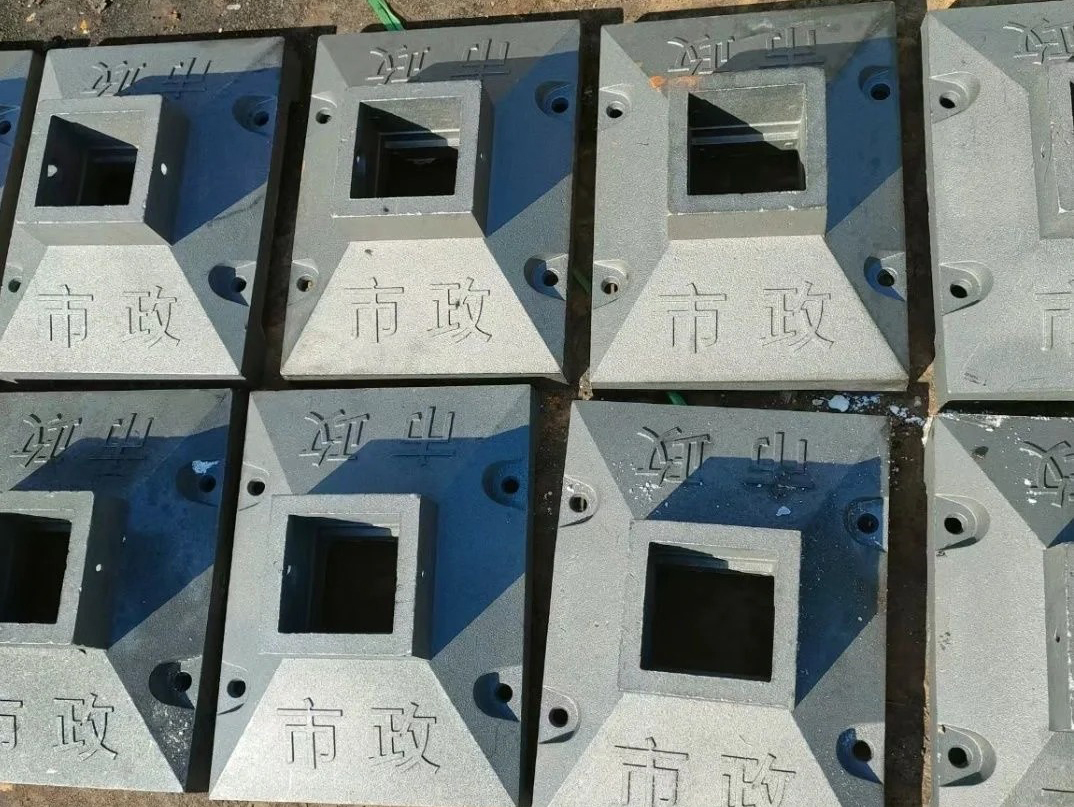 路面設(shè)施常用的交通護(hù)欄底座有哪幾種